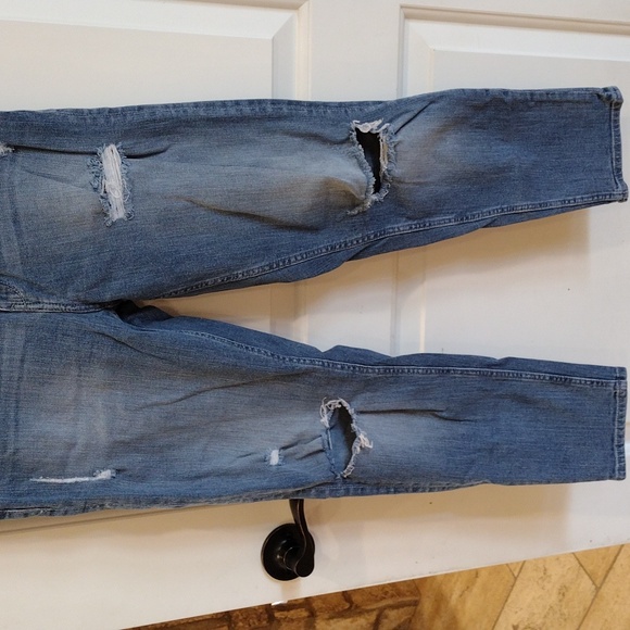 Divided Jeans Size 6 Medium Wash Distressed - Picture 6 of 6